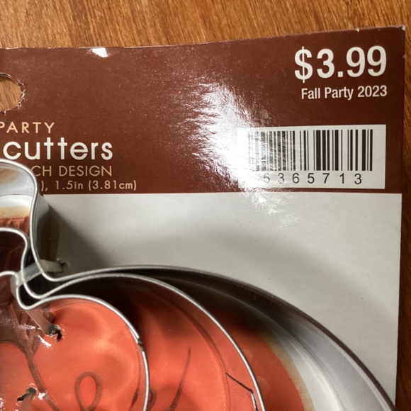 Fall Party Cookie Cutters 2 packs New with tag - Picture 11 of 11